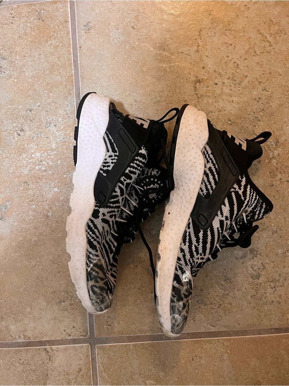 Nike Hurache Black & White Knit Athletic Sneakers